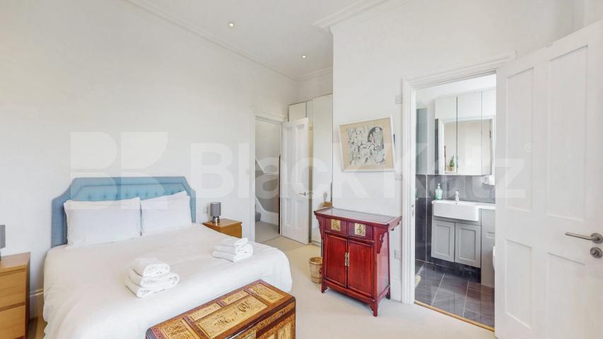 Impressive Six Bedroom House with Four Bathrooms Dalgarno Gardens, North Kensington 